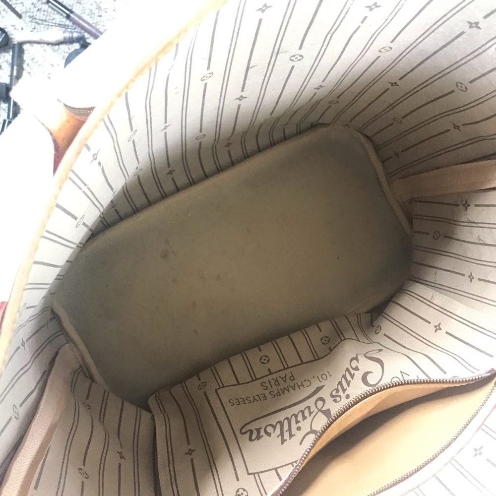 Louis Vuitton Neverfull MM Logo Tote - Picture 2 of 8